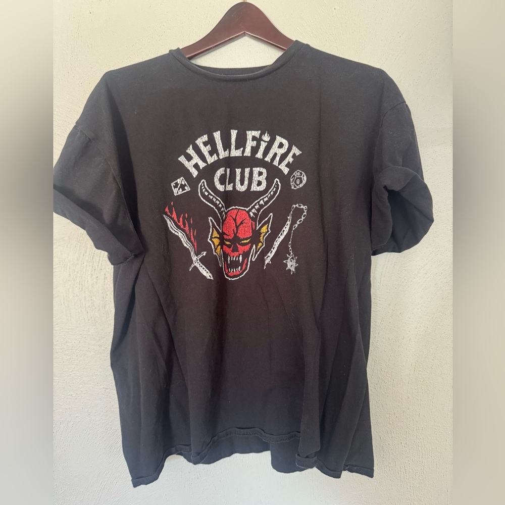 Vintage-Inspired Hellfire Club T-Shirt | Size L |Streetwear Graphic Tee | Black